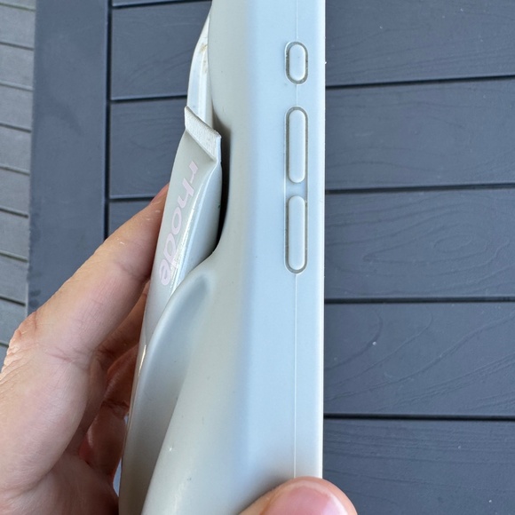 Rhode iPhone 15 Pro Max Case + Peptide Lip Treatment (Full Set) - Picture 4 of 5